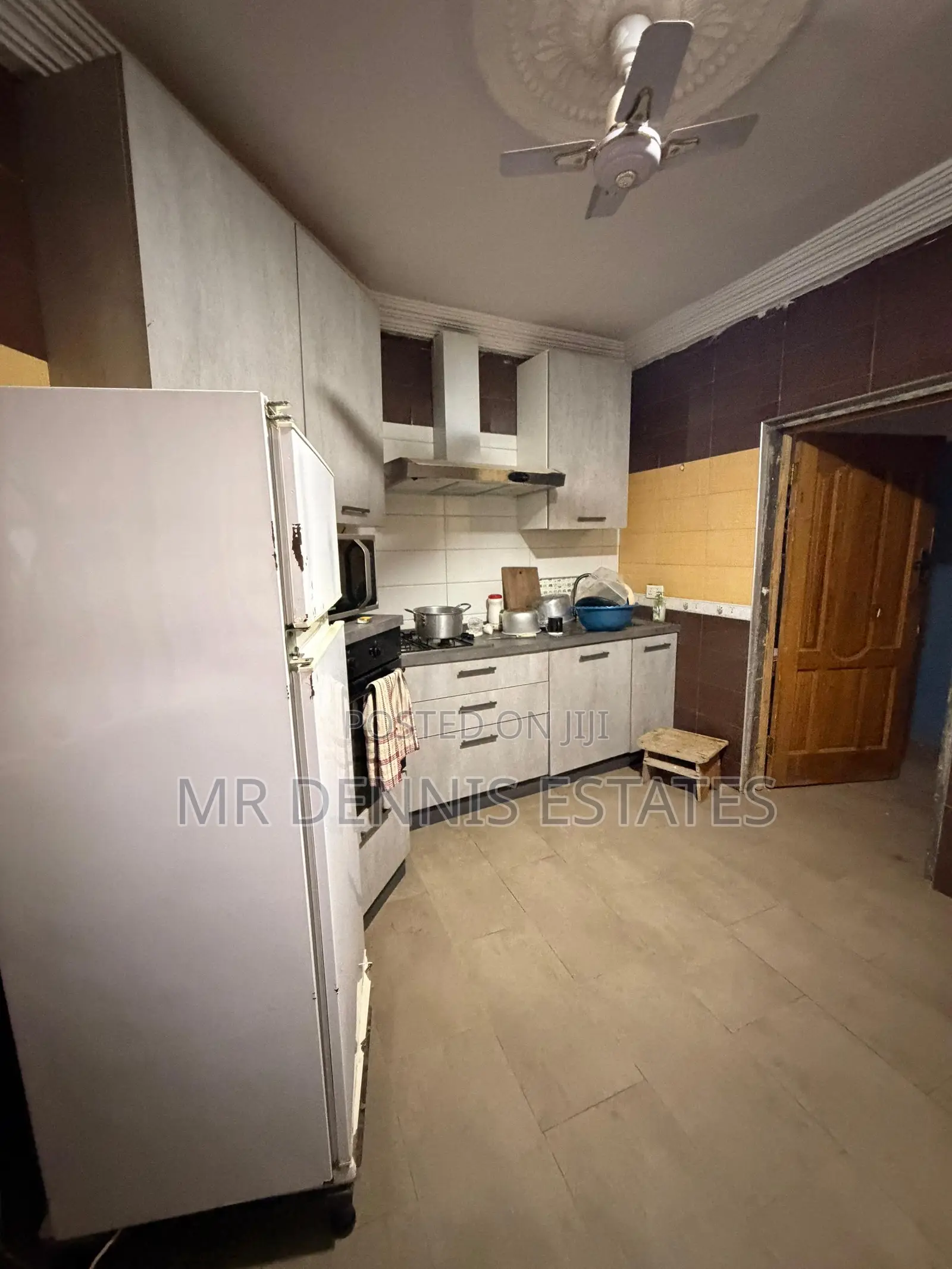 5bdrm House in Weija , Old Barrier for rent