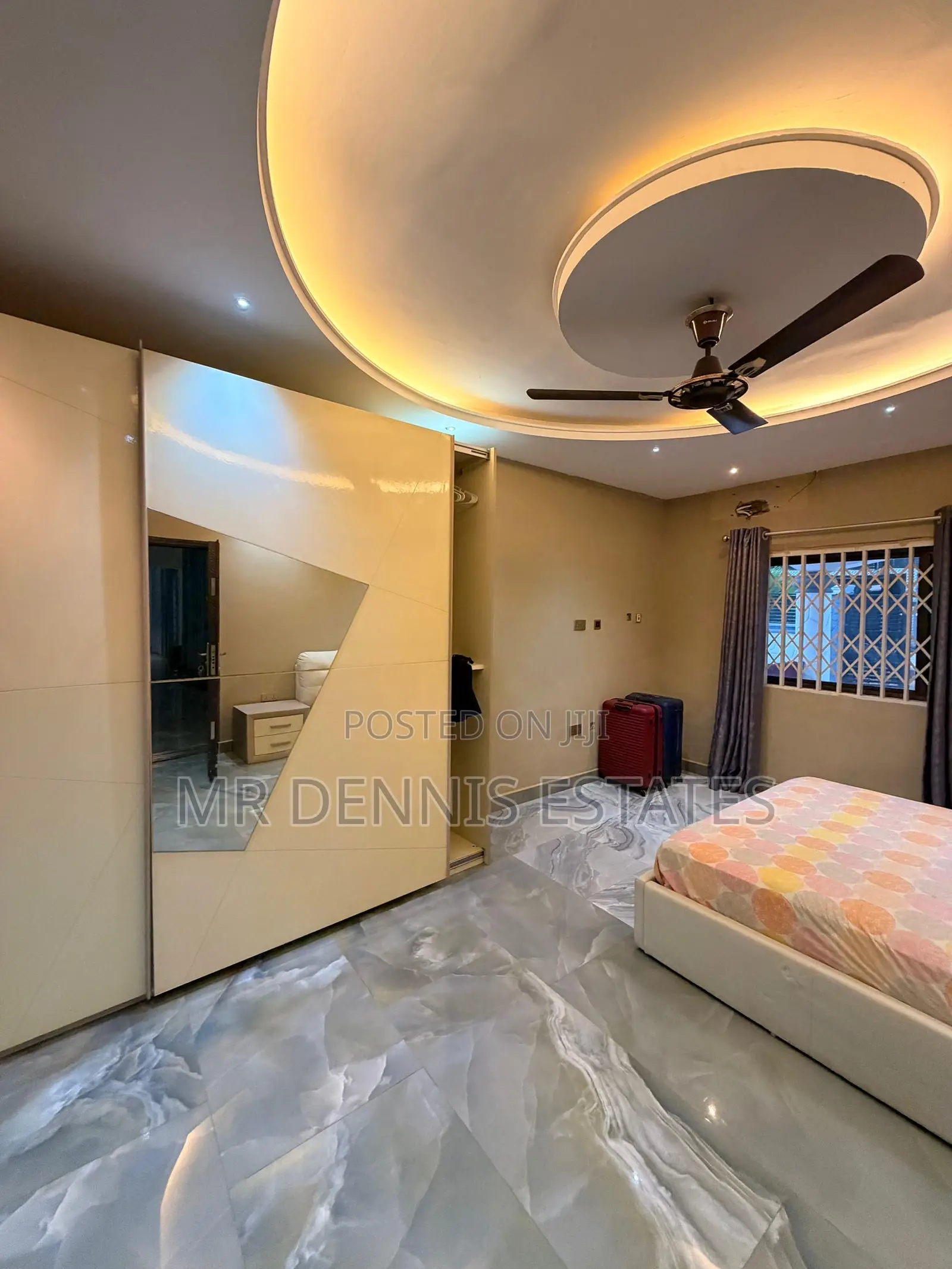 5bdrm House in Weija , Old Barrier for rent