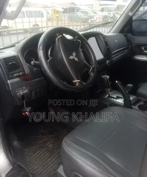 Mitsubishi Pajero 2012 Silver