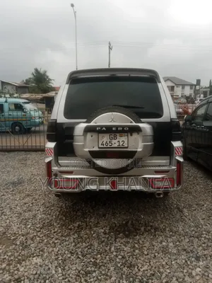 Mitsubishi Pajero 2012 Silver