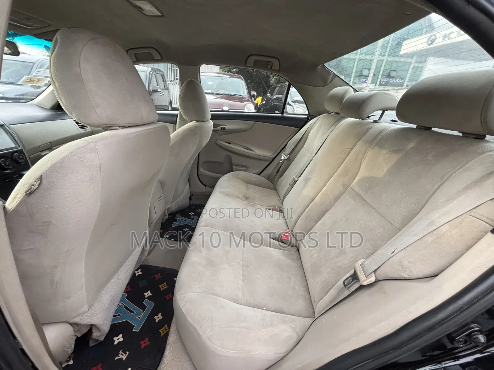 Toyota Corolla LE 4dr Sedan (1.8L 4cyl 4A) 2013 Black