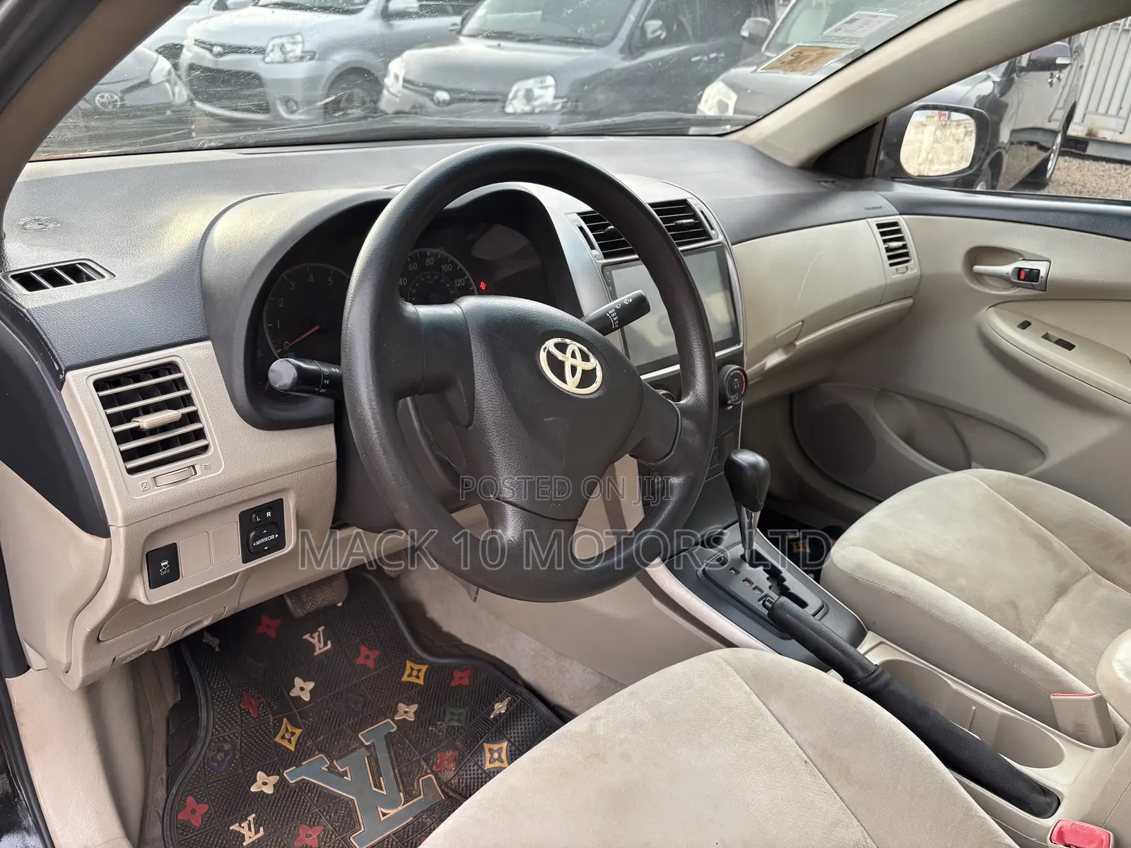 Toyota Corolla LE 4dr Sedan (1.8L 4cyl 4A) 2013 Black