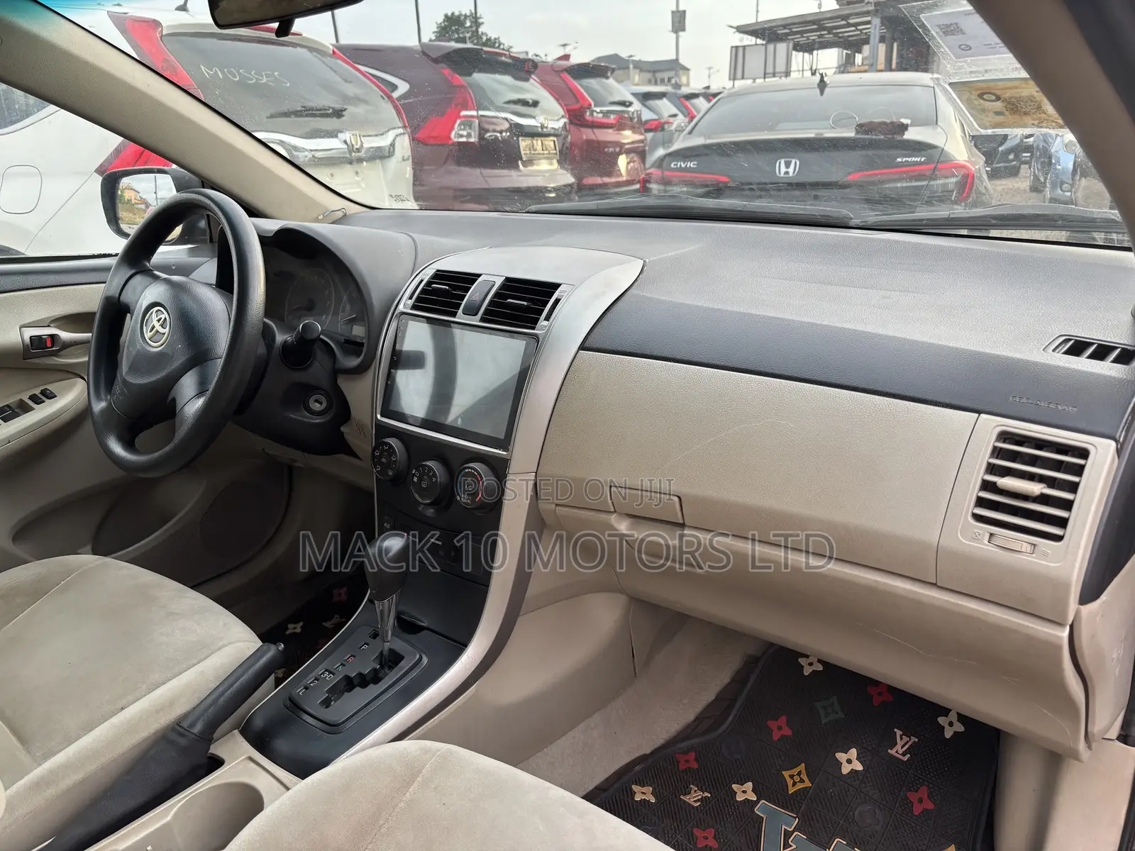 Toyota Corolla LE 4dr Sedan (1.8L 4cyl 4A) 2013 Black