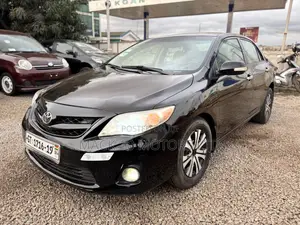 Toyota Corolla LE 4dr Sedan (1.8L 4cyl 4A) 2013 Black