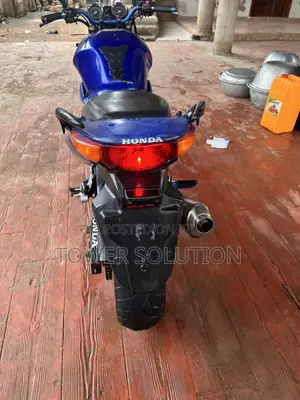 Honda CB 2012 Blue