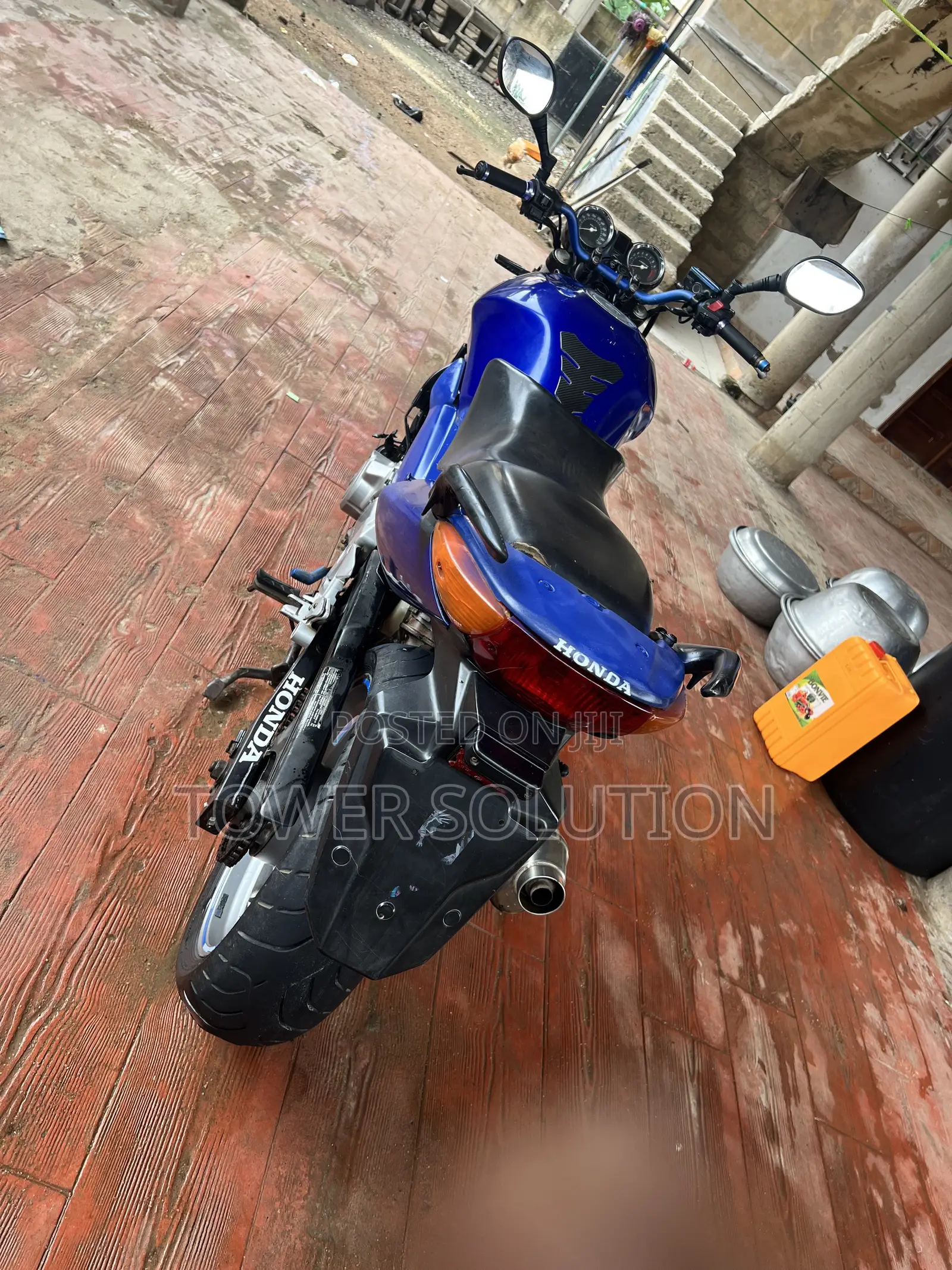 Honda CB 2012 Blue