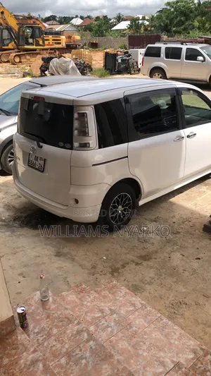 Toyota Sienta 2015 White