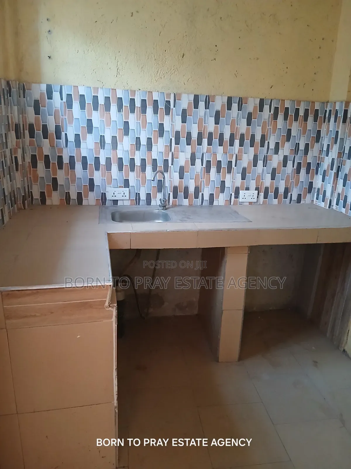2bdrm Apartment in Born To Pray Estate, Ejisu-Juaben Municipal for rent