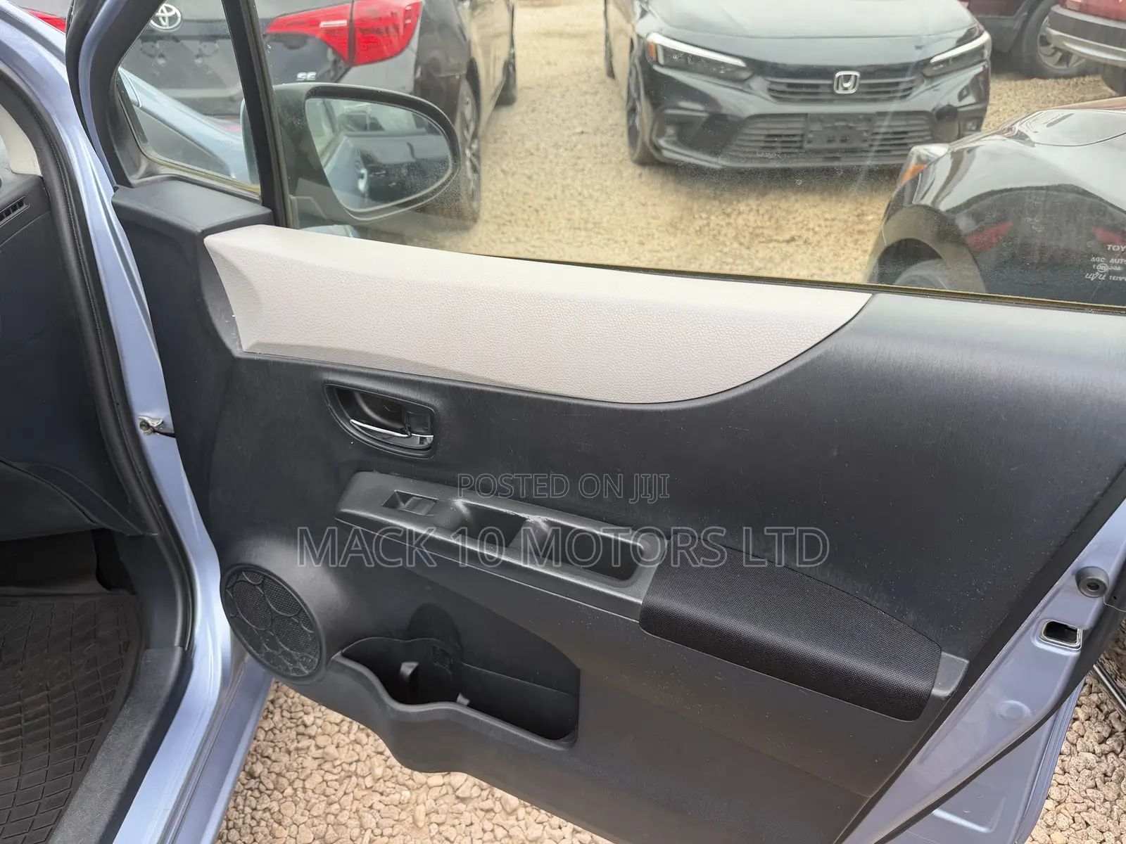 Toyota Vitz 1.5 FWD 3dr 2013 Blue