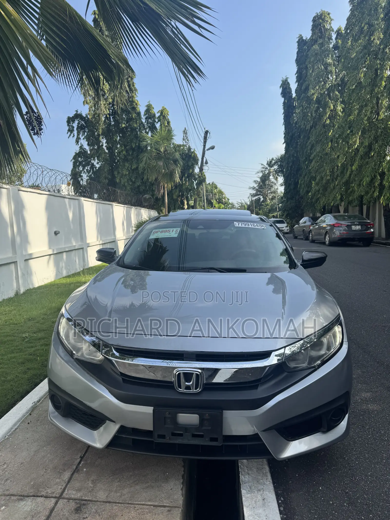 Honda Civic EX 4dr Hatchback (1.5L 4cyl) 2017 Gray