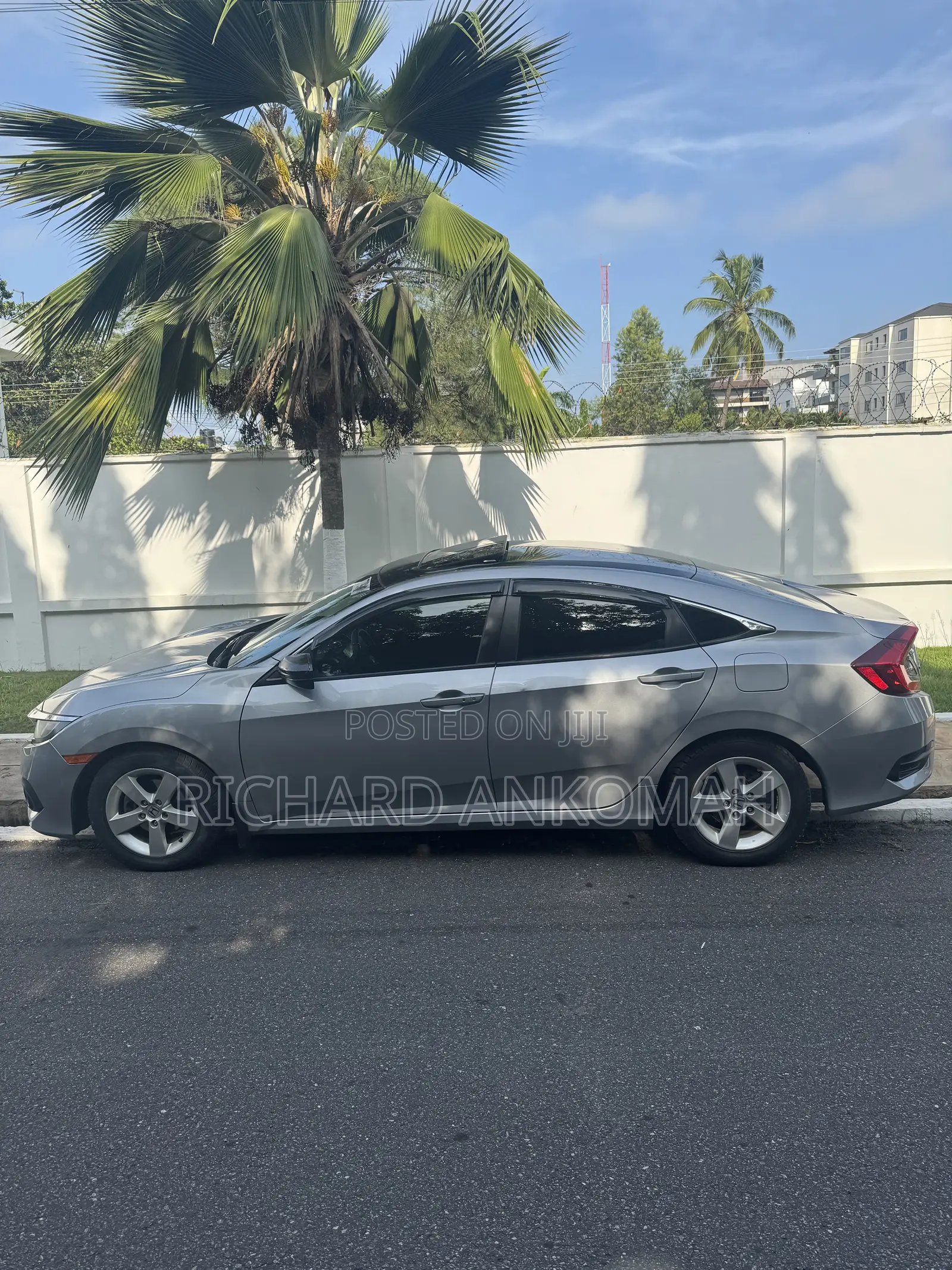 Honda Civic EX 4dr Hatchback (1.5L 4cyl) 2017 Gray