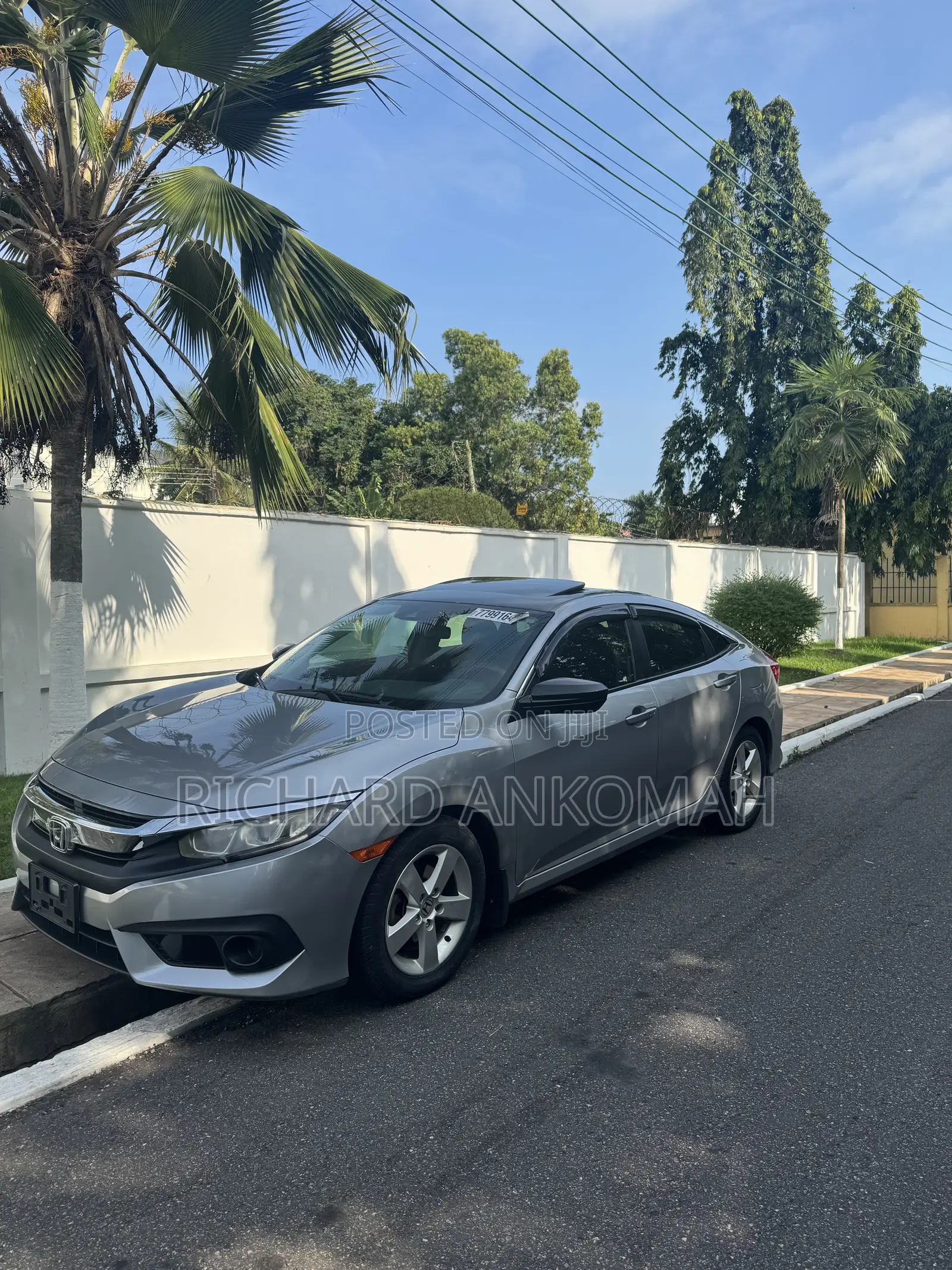 Honda Civic EX 4dr Hatchback (1.5L 4cyl) 2017 Gray