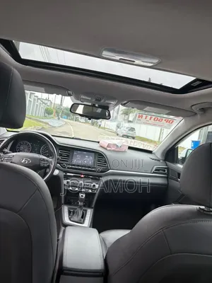Hyundai Elantra 2019 White
