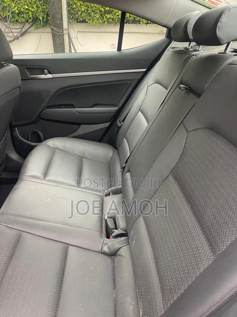 Hyundai Elantra 2019 White