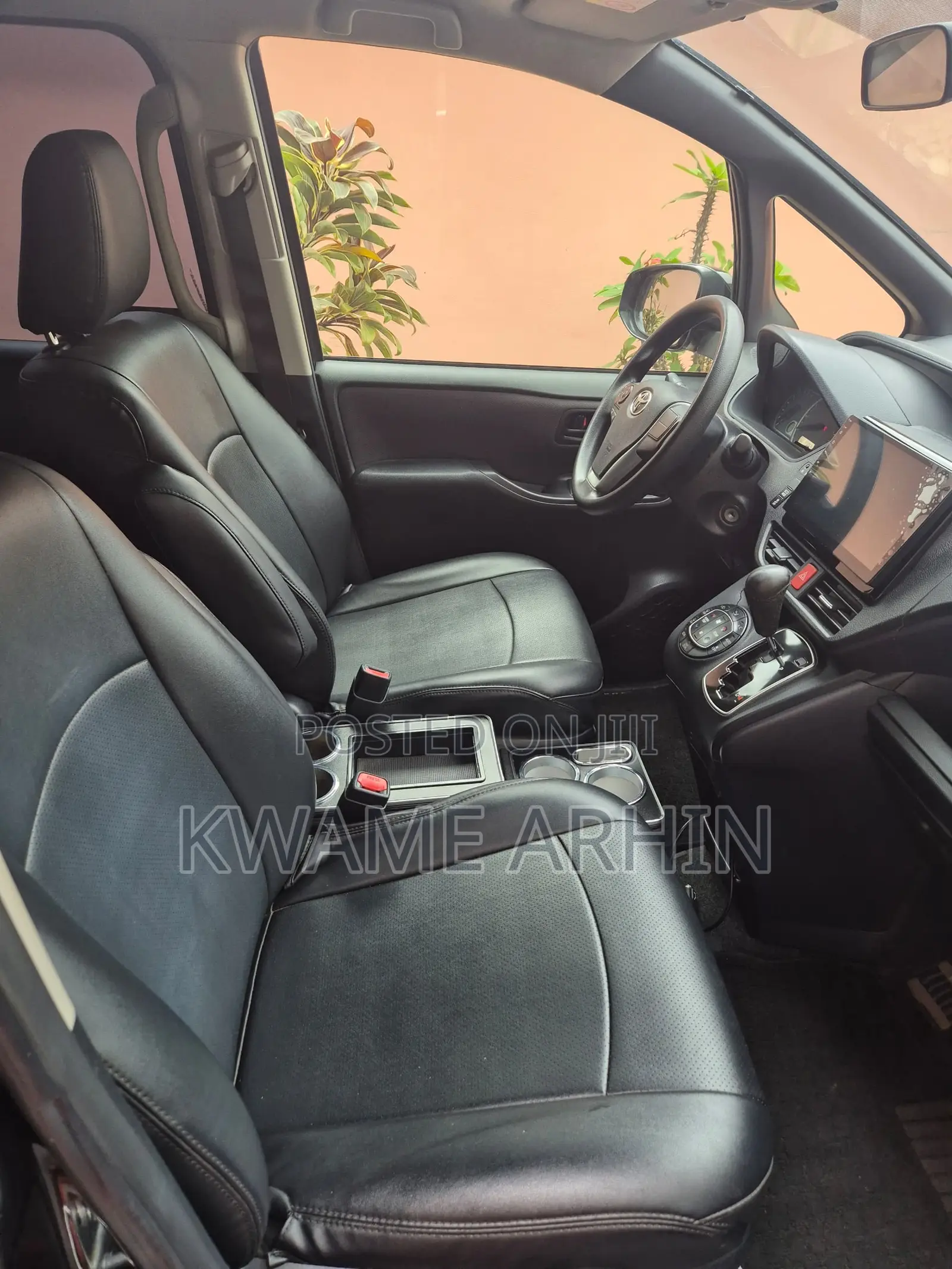 Toyota Voxy X 2WD 8-Seater 2014 Black