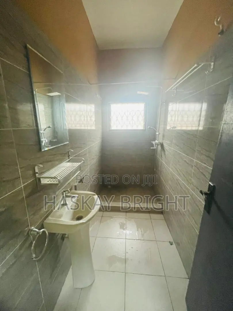 2bdrm House in Osu for rent