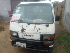 Daihatsu 2006 White