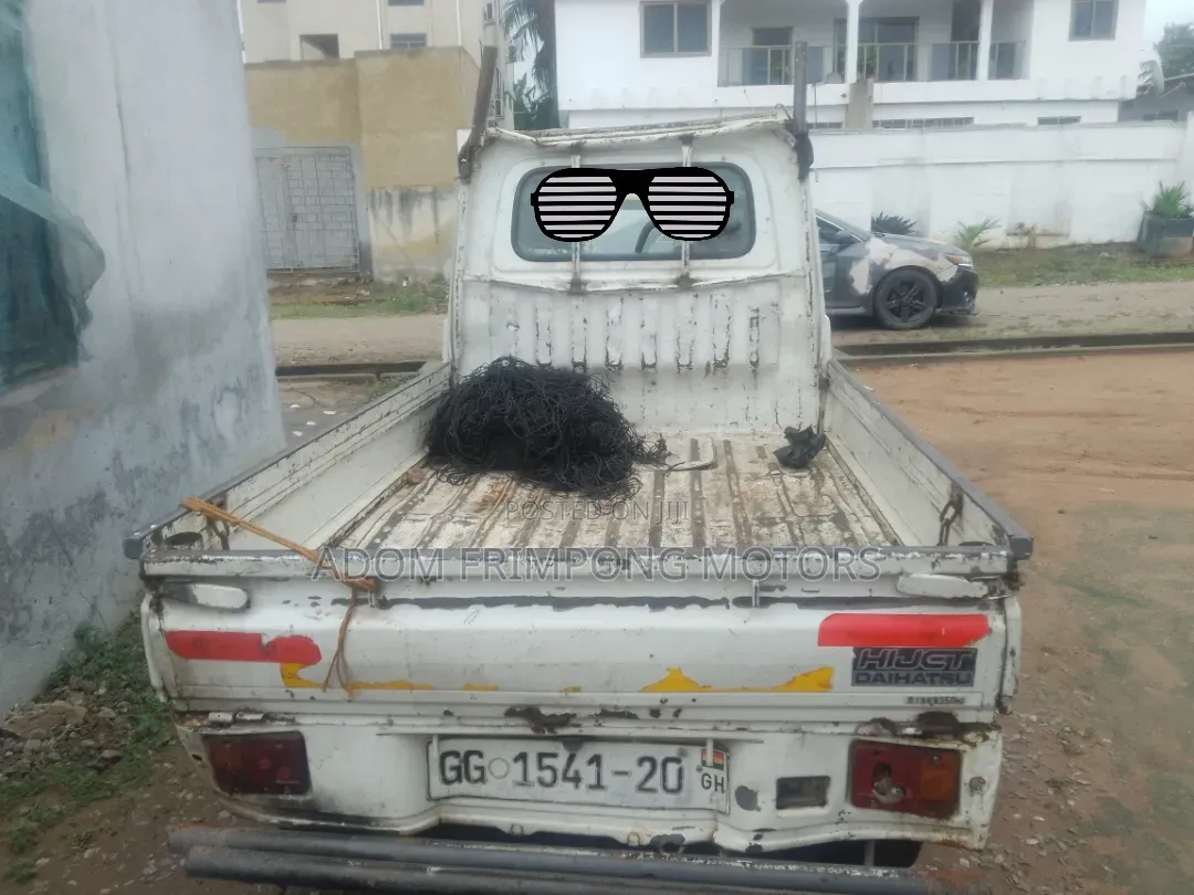 Daihatsu 2006 White