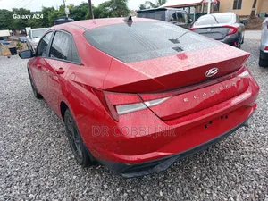 Hyundai Elantra 2021 Red