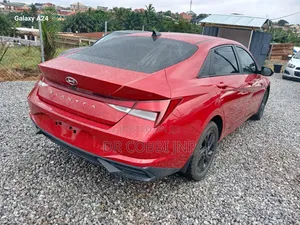 Hyundai Elantra 2021 Red