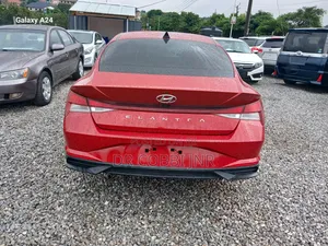 Hyundai Elantra 2021 Red