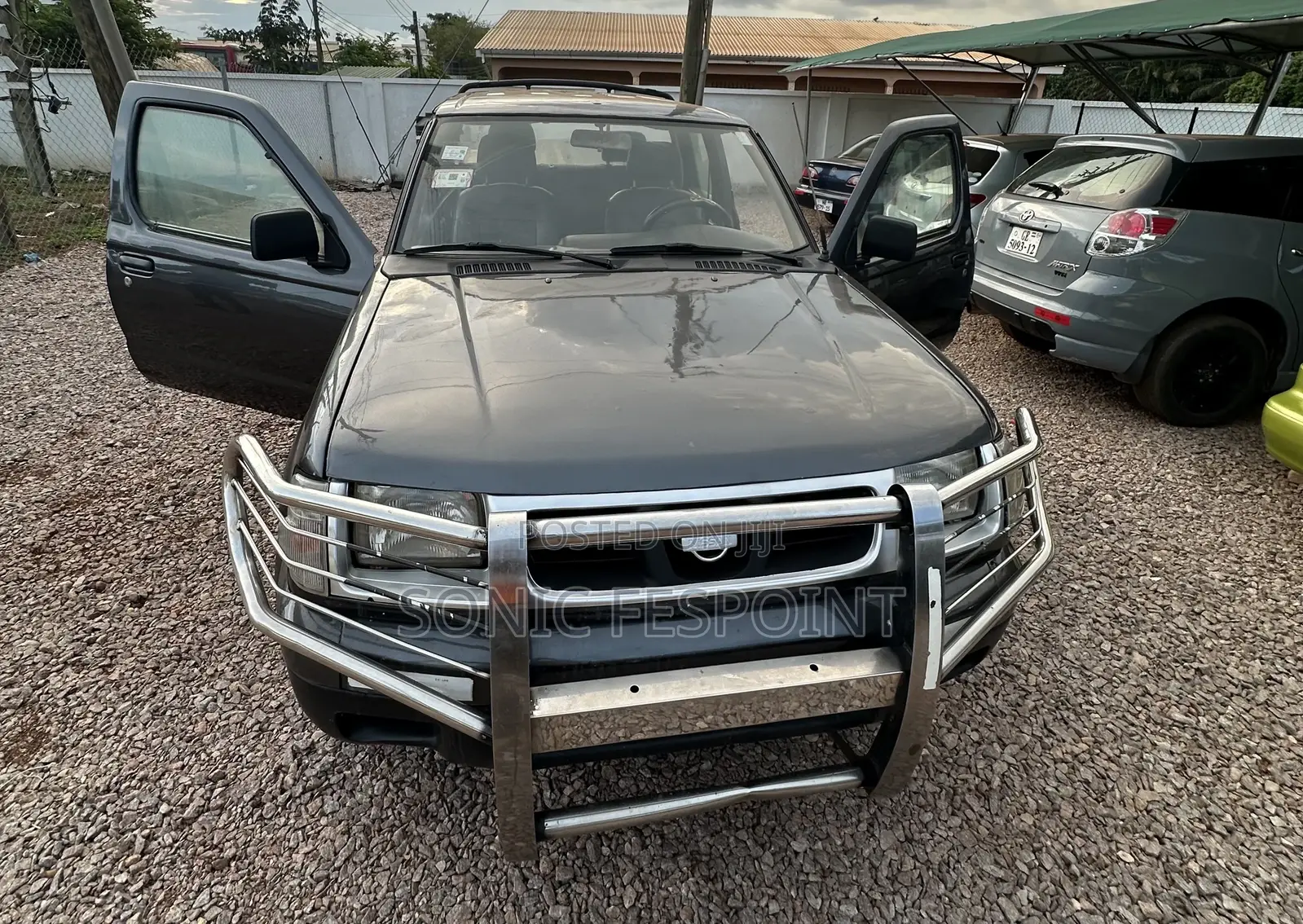 Nissan Hardbody 2002 Gray