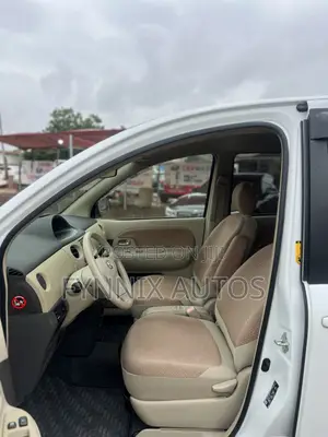 Toyota Sienta 1.5 FWD 2012 White