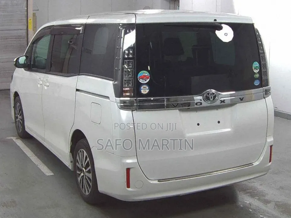 Toyota Voxy 2020 White