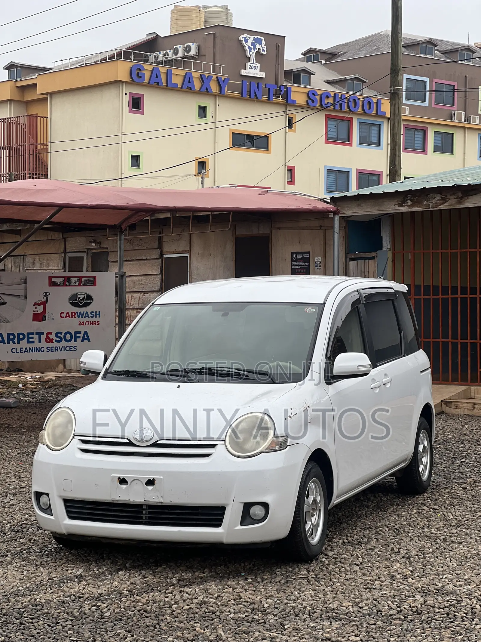 Toyota Sienta 1.5 FWD 2012 White