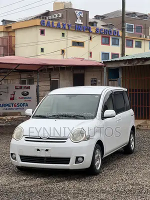 Toyota Sienta 1.5 FWD 2012 White