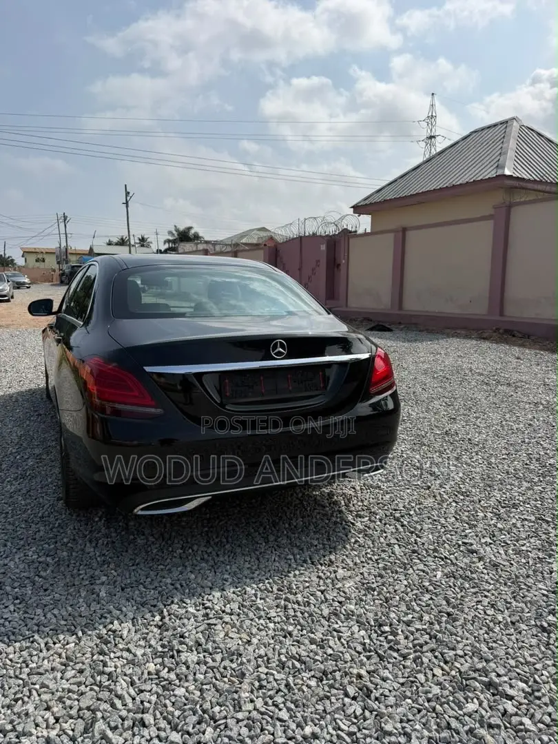 Mercedes-Benz C180 2019 Black