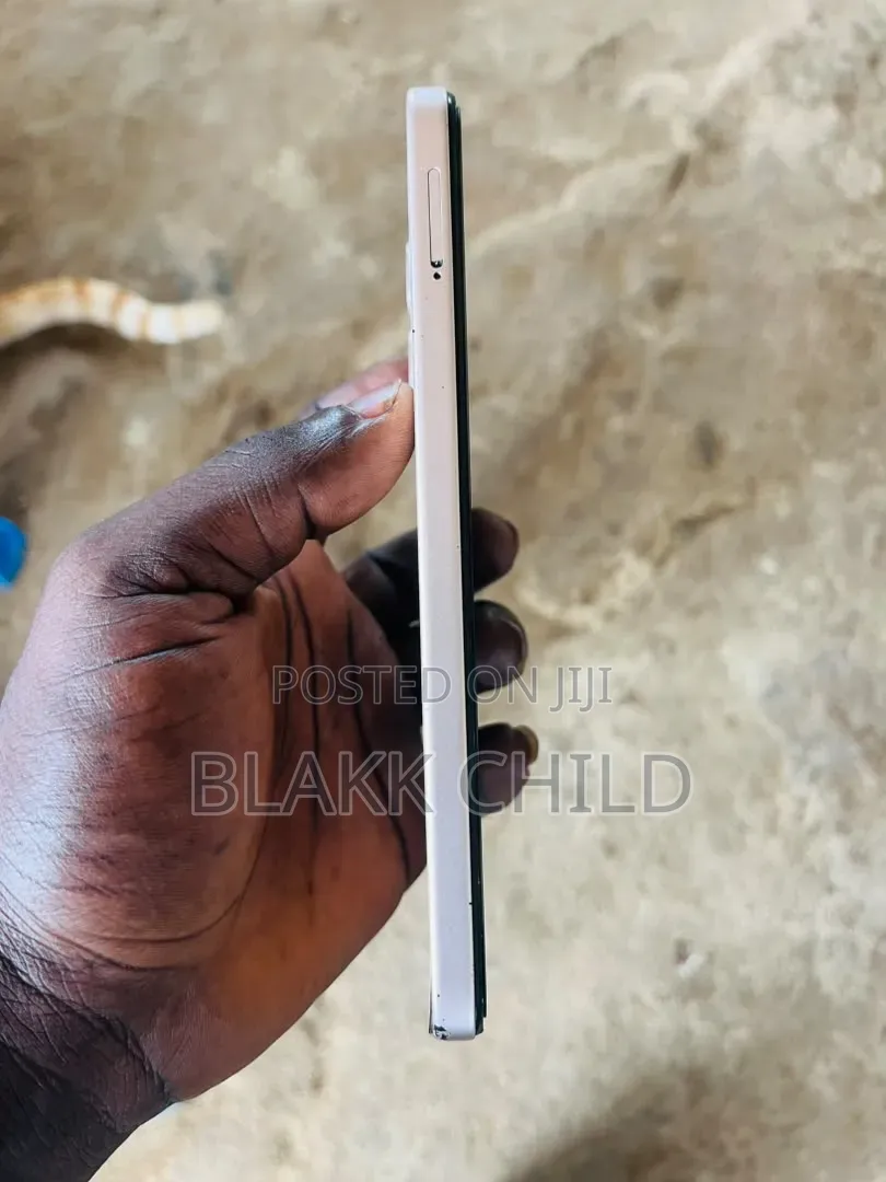 Infinix Smart 10 64 GB Gold