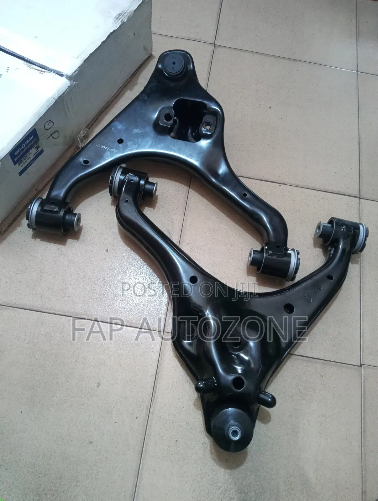 10673. Genuine Ford F150 Complete Control Arm Assembly From USA