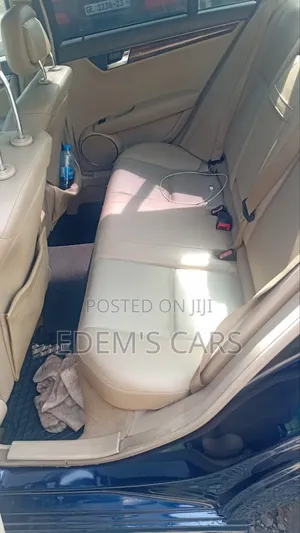 Mercedes-Benz C250 2014 Blue