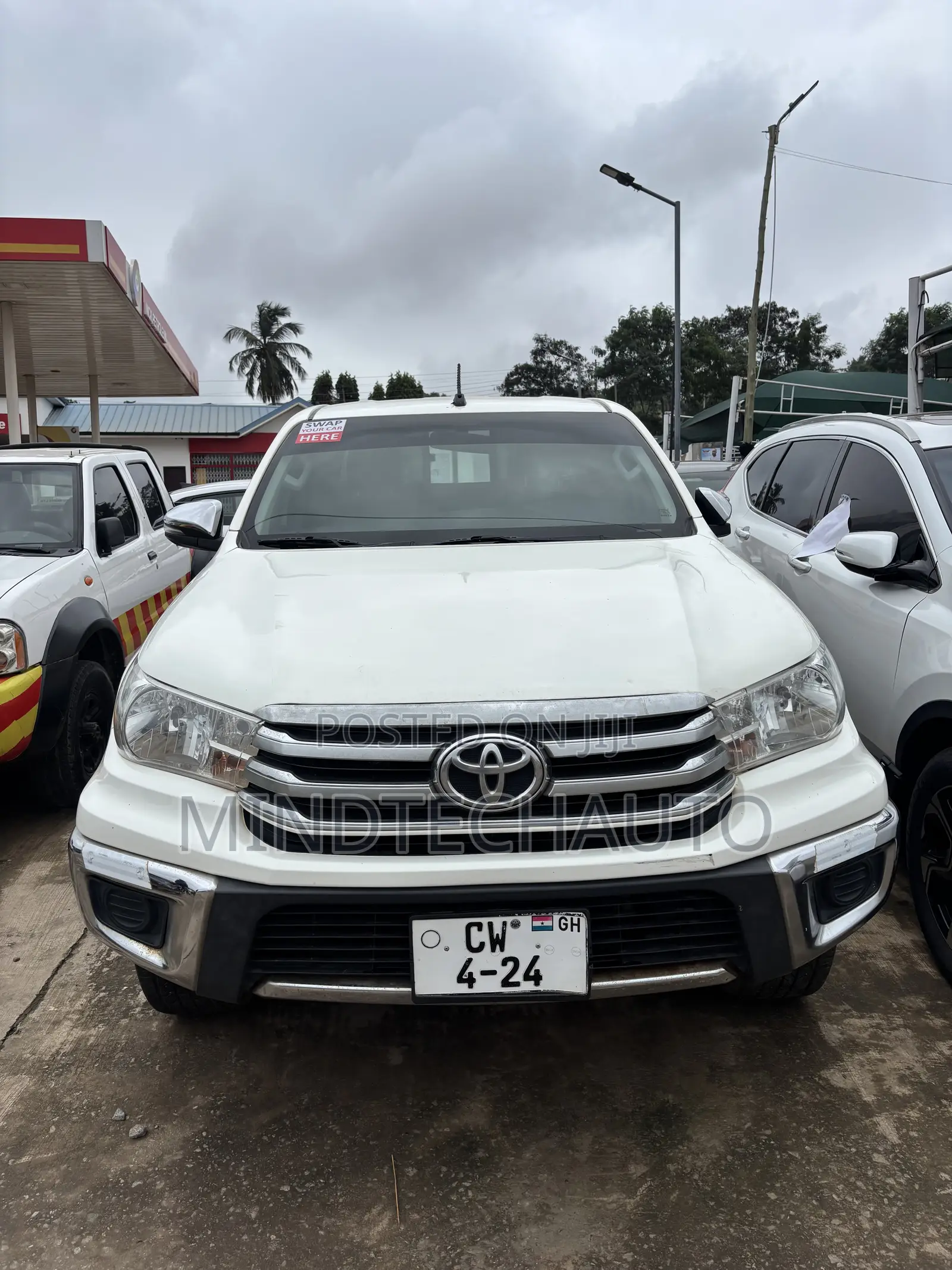 Toyota Hilux Revo Smart Cab Petrol 2.7 RWD 2020 White