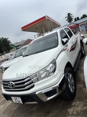 Toyota Hilux Revo Smart Cab Petrol 2.7 RWD 2020 White