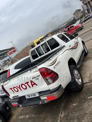 Toyota Hilux Revo Smart Cab Petrol 2.7 RWD 2020 White