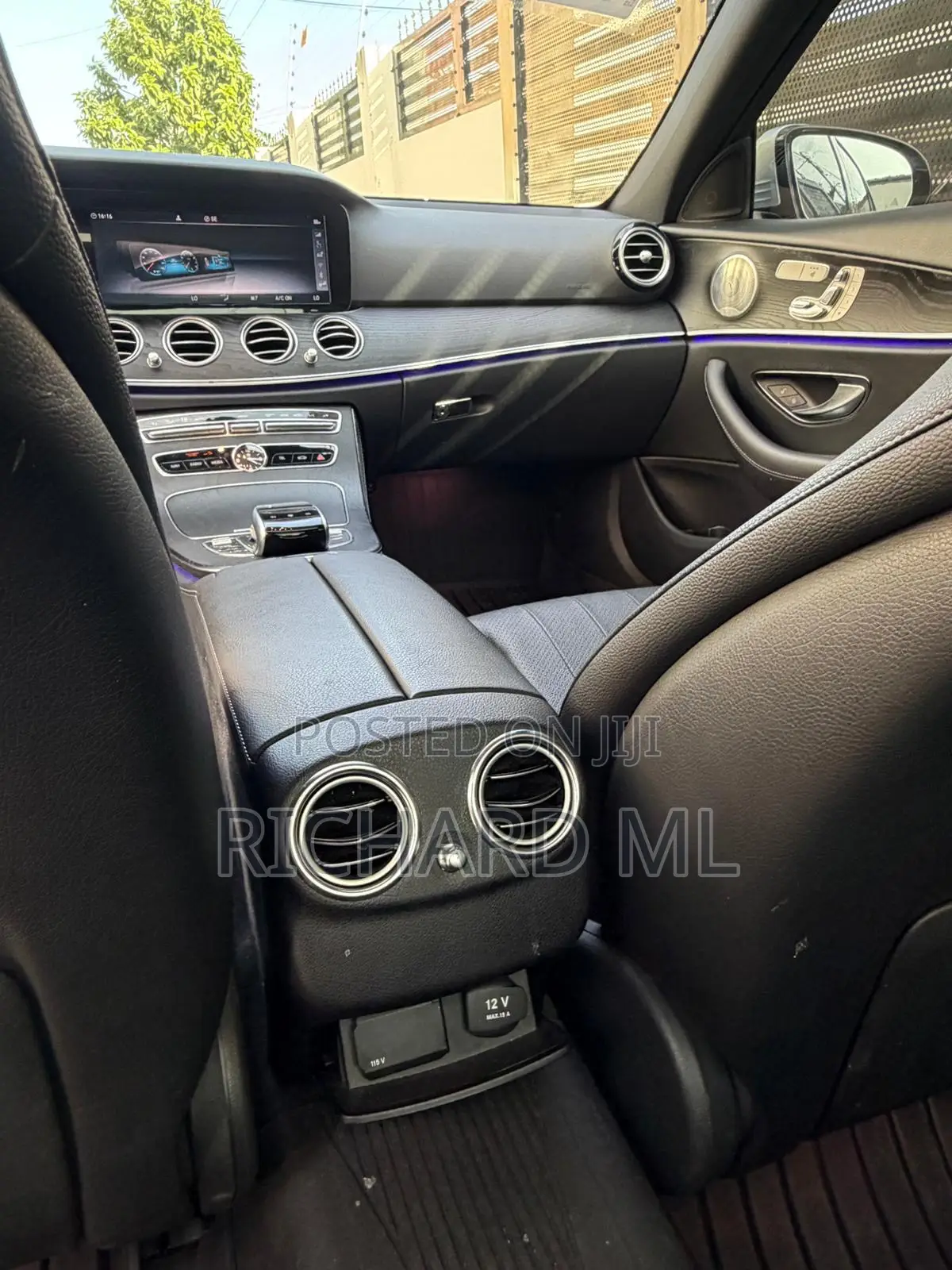 Mercedes-Benz E300 2019 Silver