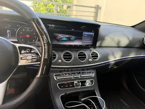 Mercedes-Benz E300 2019 Silver