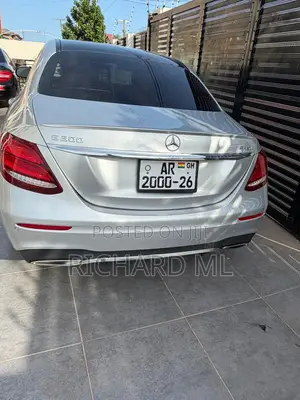 Mercedes-Benz E300 2019 Silver