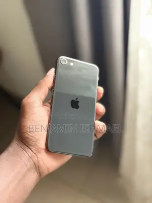 Apple iPhone SE (2020) 64 GB Black