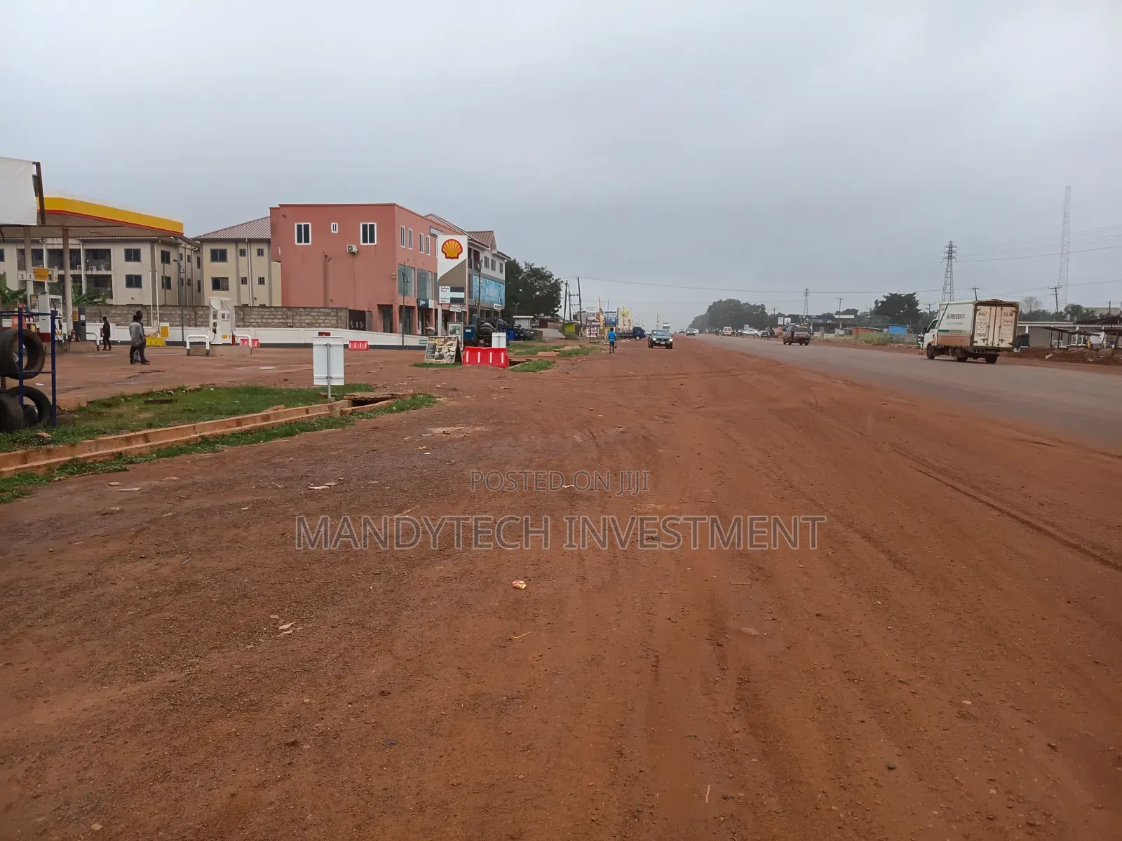 Classic-Land by the Main Road - Adenta - Dodowa Road.