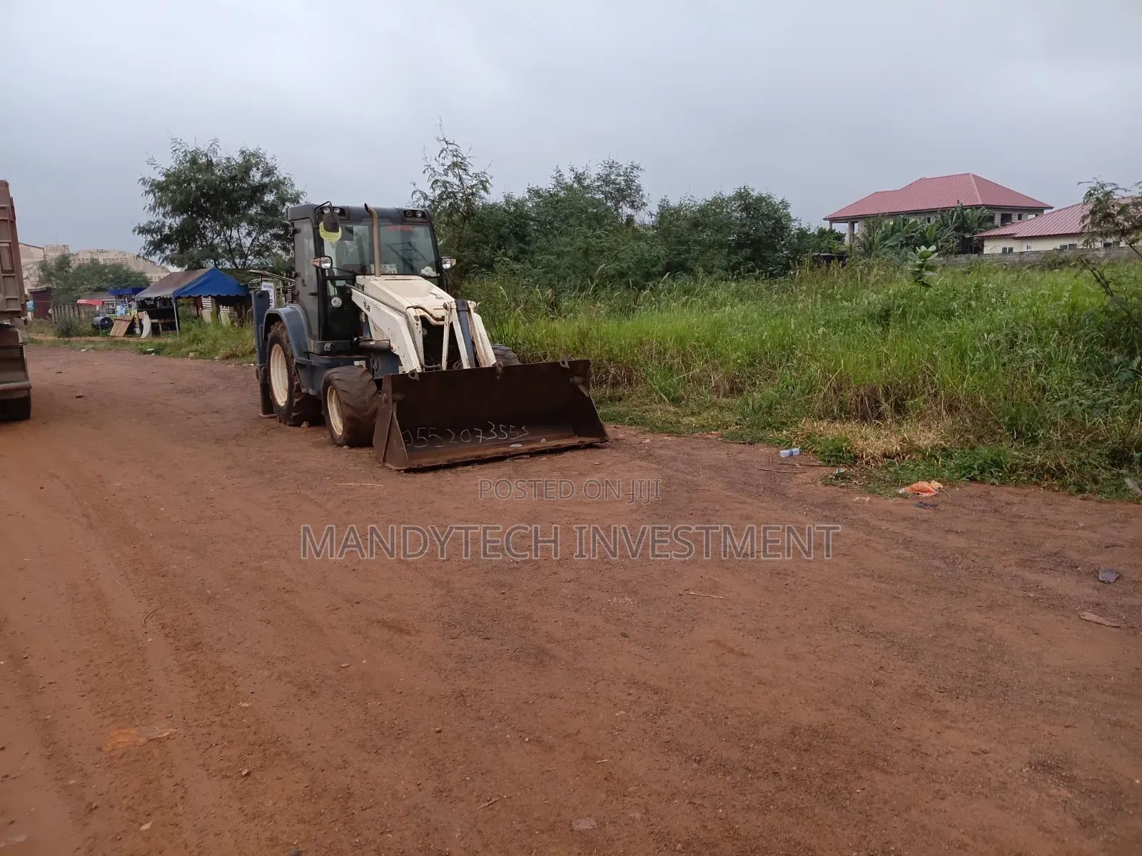 Classic-Land by the Main Road - Adenta - Dodowa Road.