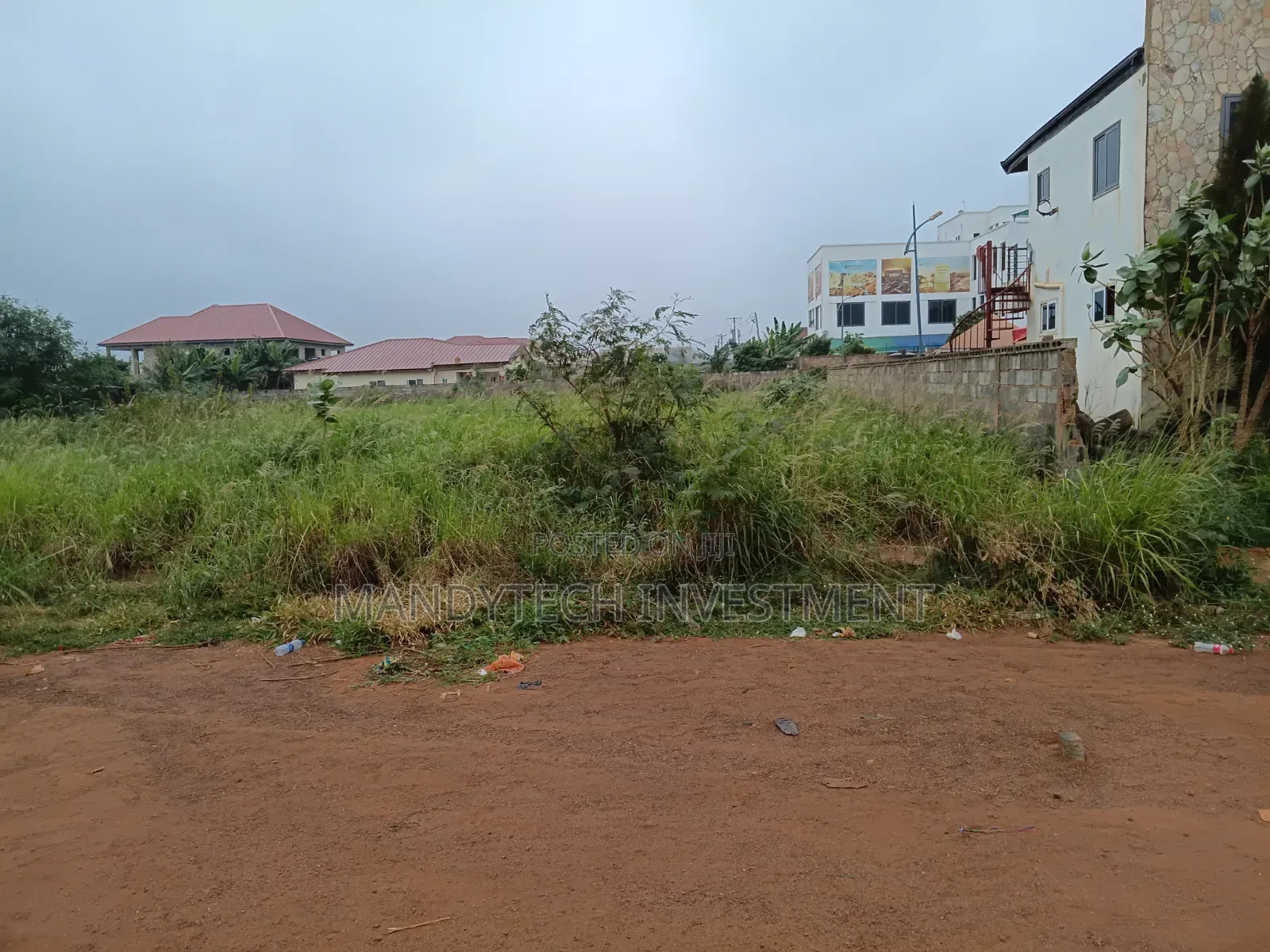 Classic-Land by the Main Road - Adenta - Dodowa Road.