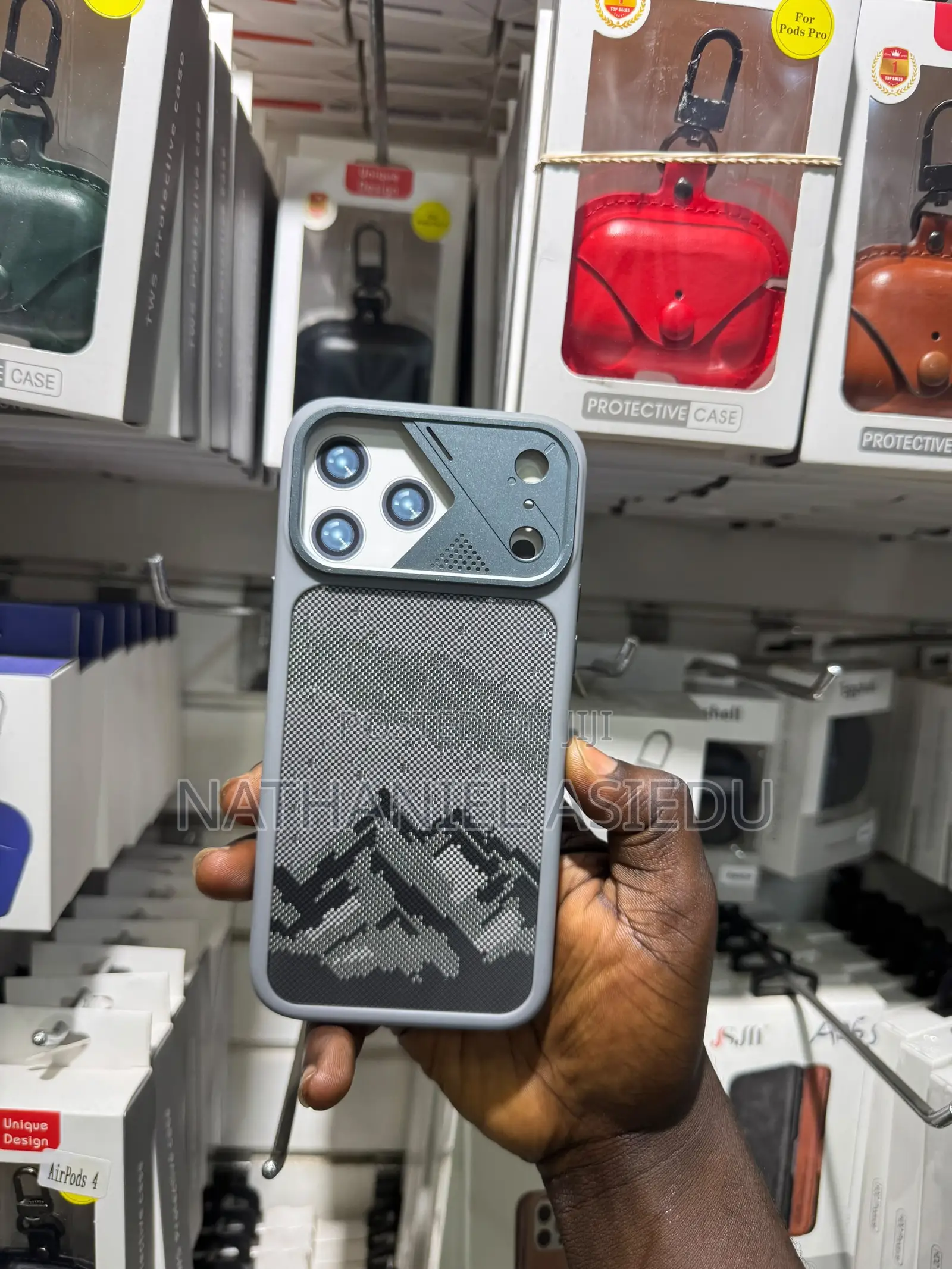 SULADA "Golden Mountain Pattern" Case for the iPhone 17 Pro Max