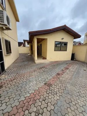 7bdrm House in Achimota for rent