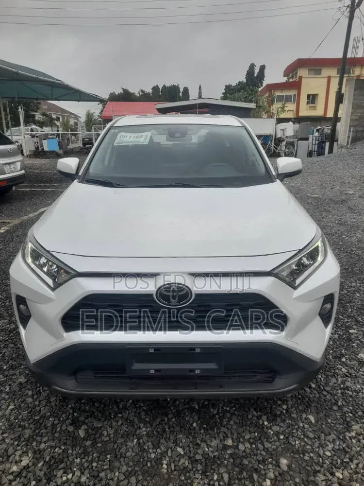 Toyota RAV4 2024 White