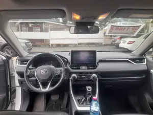 Toyota RAV4 2024 White