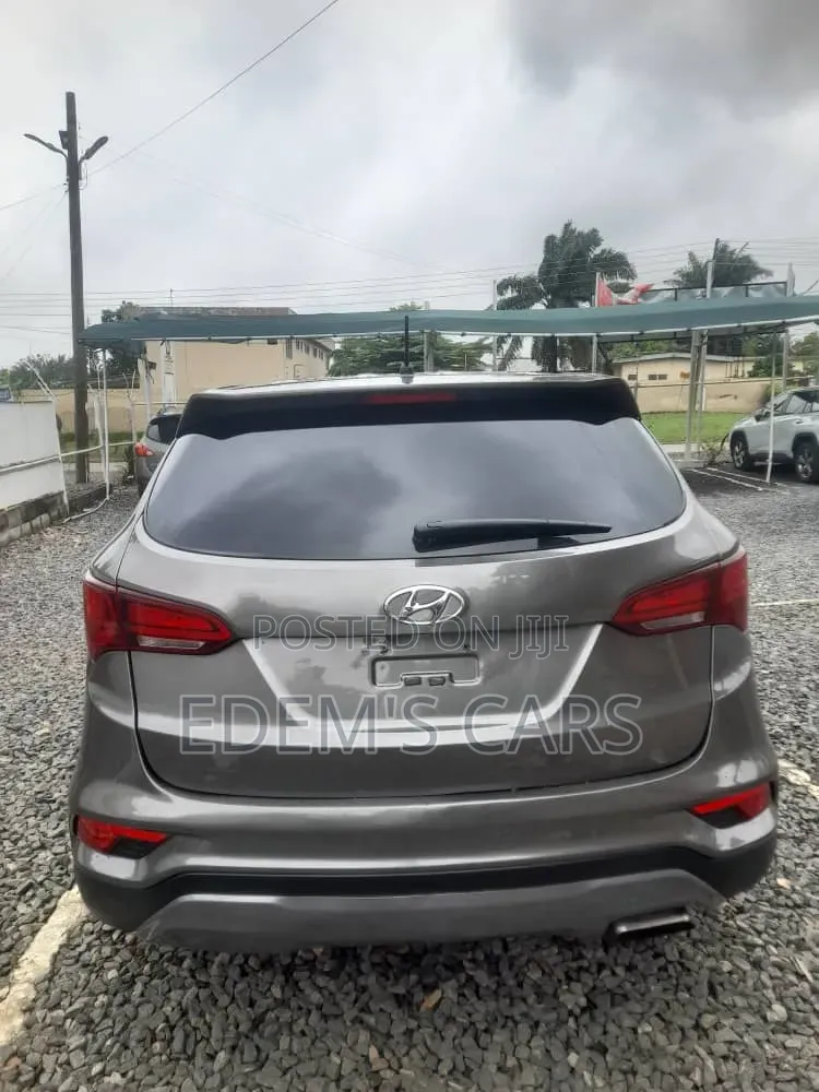 Hyundai Santa Fe 2017 Gray