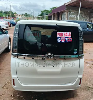 Toyota Voxy 2016 White